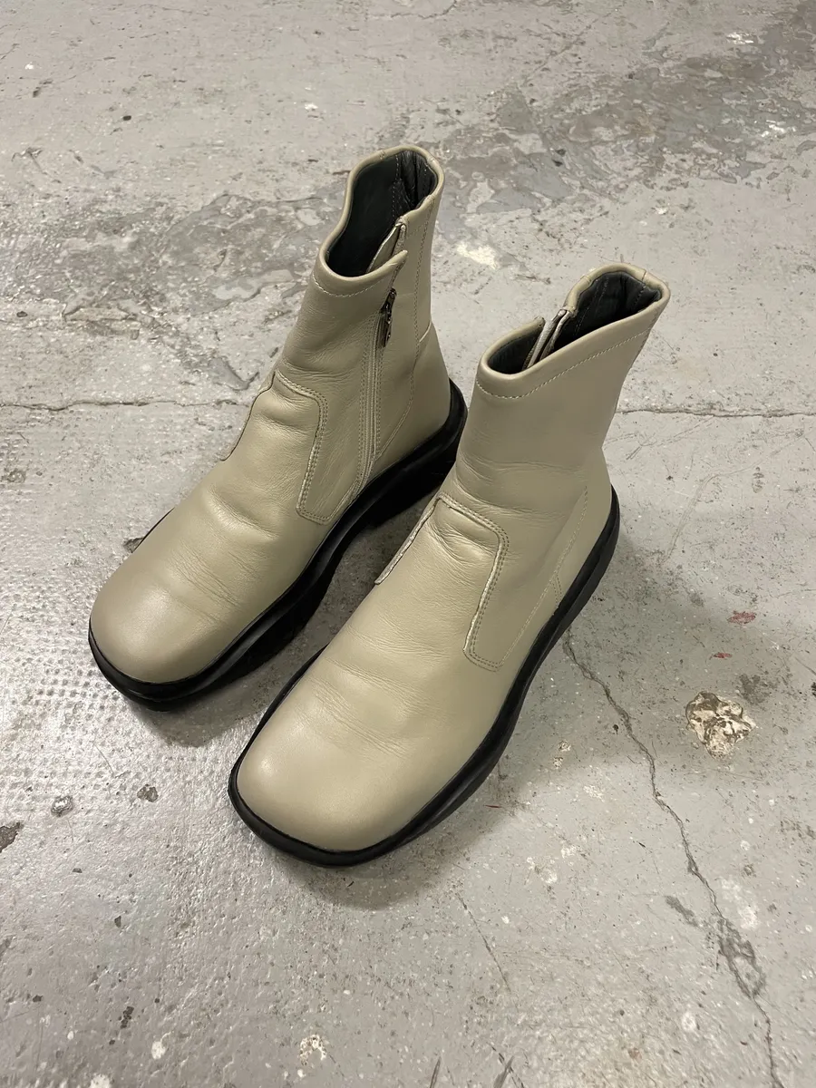 FW1999 Prada Vibram Grey Ankle Leather Boots - Image 4